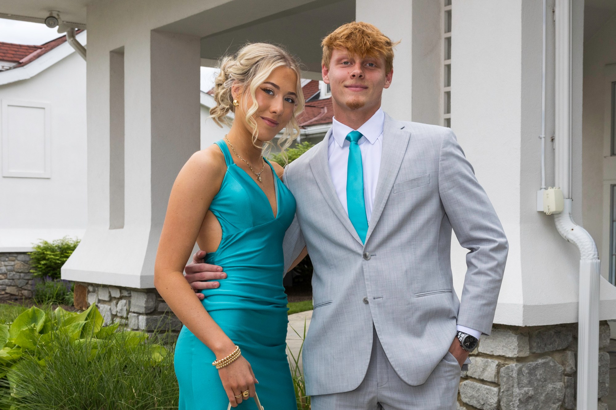 Notre Dame High School-Green Pond held its 2026 prom Friday, May 15, at Northampton Country Club in Bethlehem Township. Students and their guests arrive to the big night. (Jennifer Bogari/Christmas City Studio)