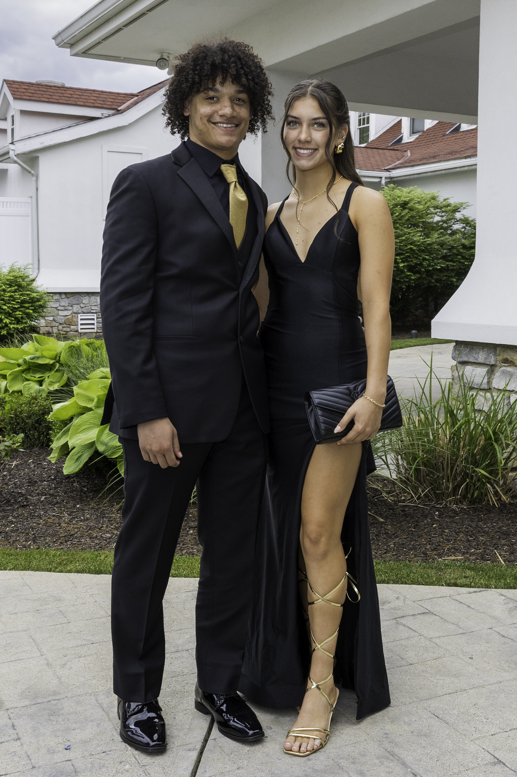 Notre Dame High School-Green Pond held its 2026 prom Friday, May 15, at Northampton Country Club in Bethlehem Township. Students and their guests arrive to the big night. (Jennifer Bogari/Christmas City Studio)