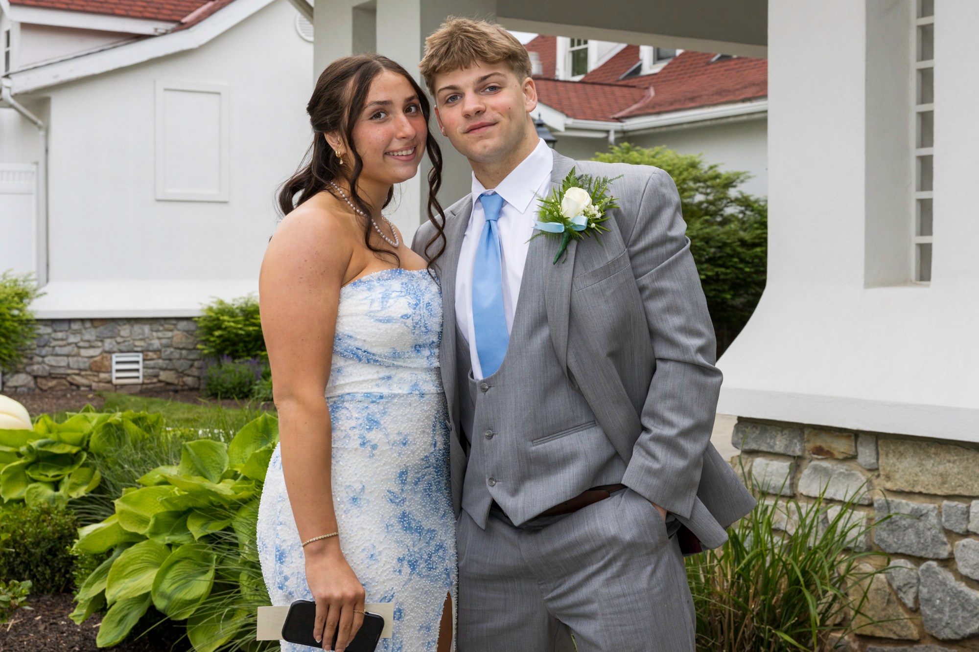 Notre Dame High School-Green Pond held its 2026 prom Friday, May 15, at Northampton Country Club in Bethlehem Township. Students and their guests arrive to the big night. (Jennifer Bogari/Christmas City Studio)