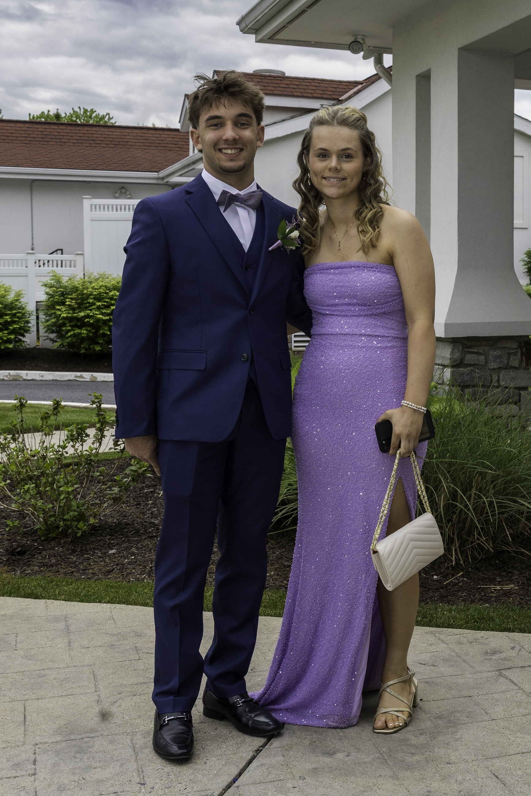 Notre Dame High School-Green Pond held its 2026 prom Friday, May 15, at Northampton Country Club in Bethlehem Township. Students and their guests arrive to the big night. (Jennifer Bogari/Christmas City Studio)