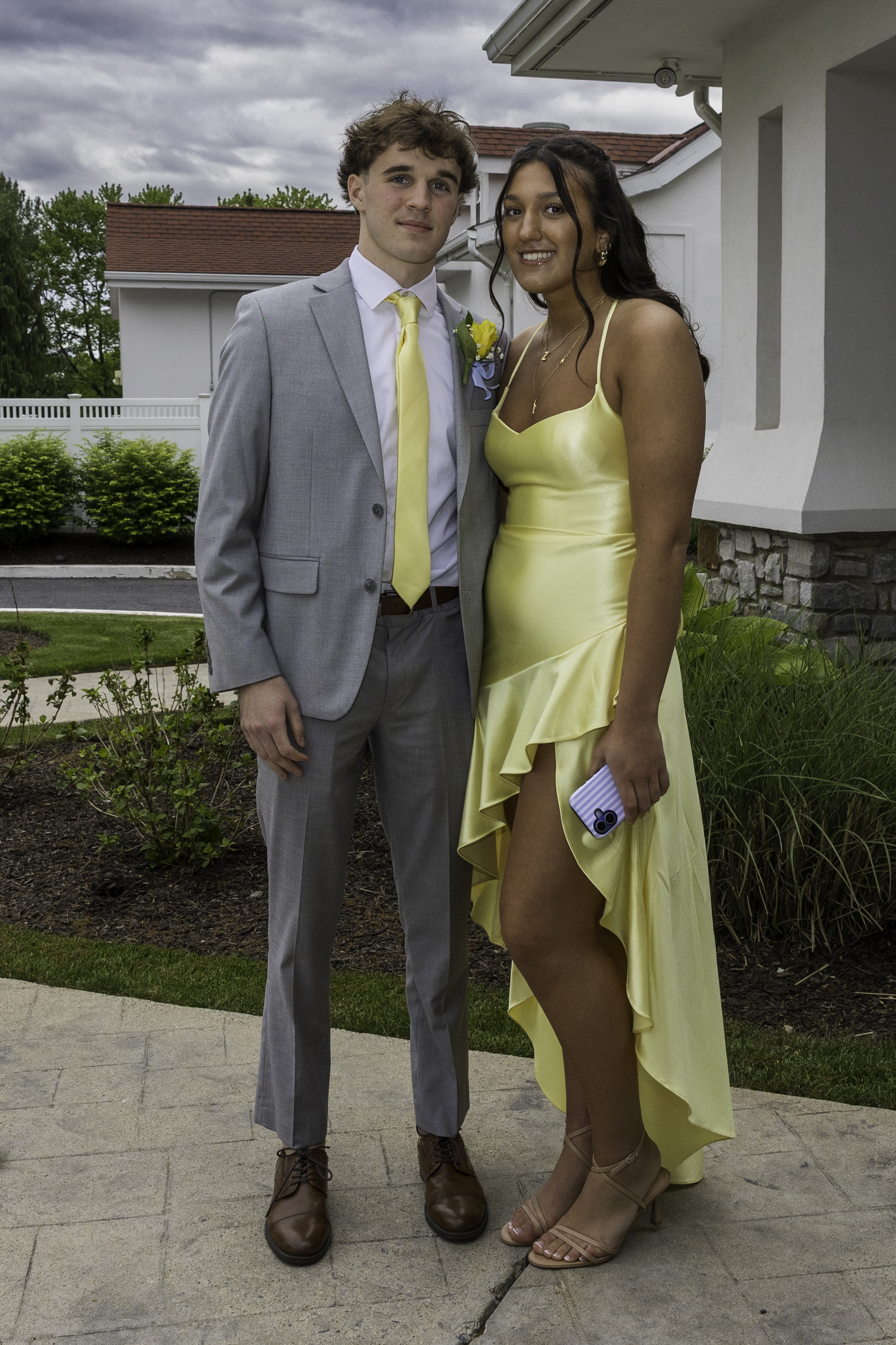 Notre Dame High School-Green Pond held its 2026 prom Friday, May 15, at Northampton Country Club in Bethlehem Township. Students and their guests arrive to the big night. (Jennifer Bogari/Christmas City Studio)