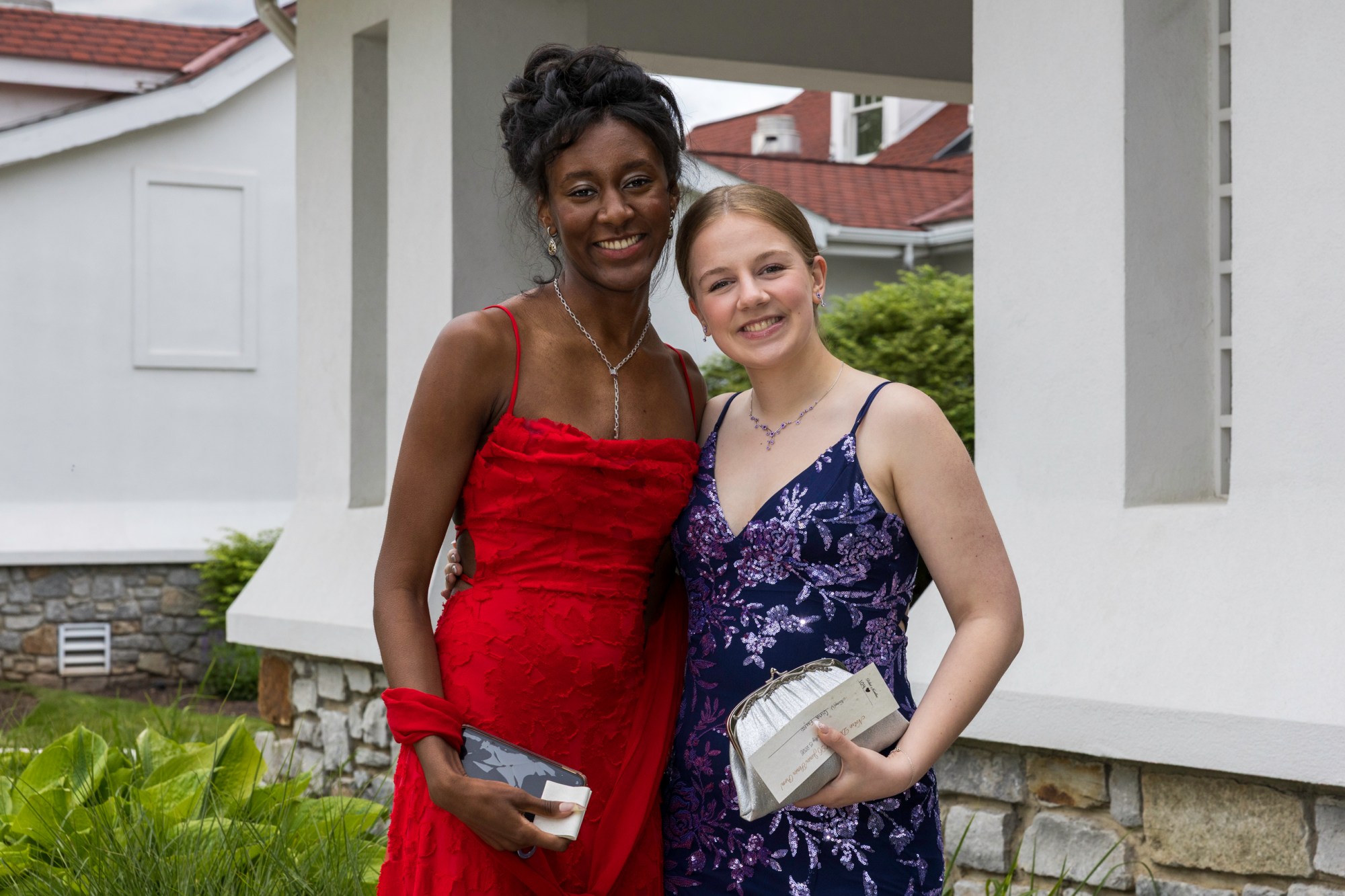 Notre Dame High School-Green Pond held its 2026 prom Friday, May 15, at Northampton Country Club in Bethlehem Township. Students and their guests arrive to the big night. (Jennifer Bogari/Christmas City Studio)