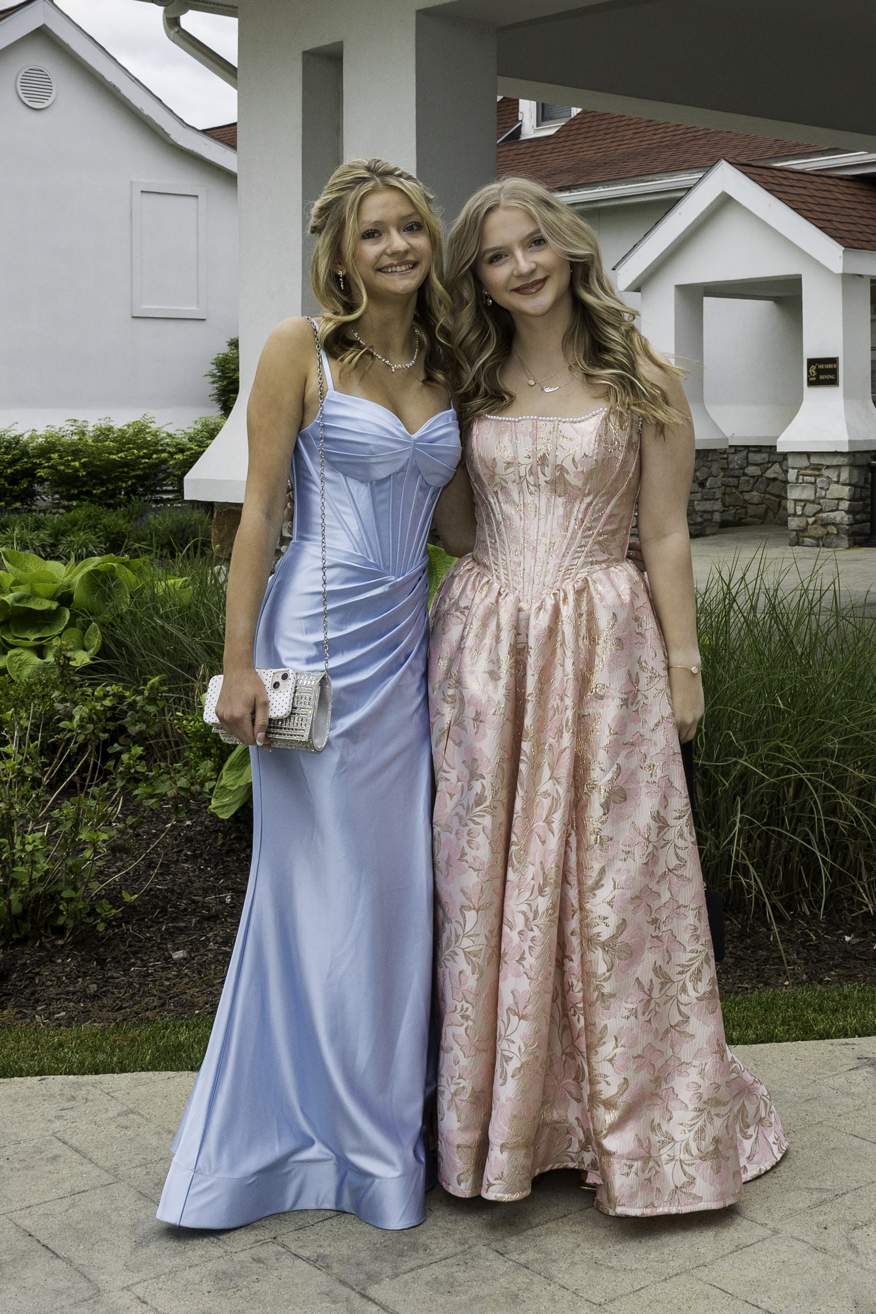 Notre Dame High School-Green Pond held its 2026 prom Friday, May 15, at Northampton Country Club in Bethlehem Township. Students and their guests arrive to the big night. (Jennifer Bogari/Christmas City Studio)
