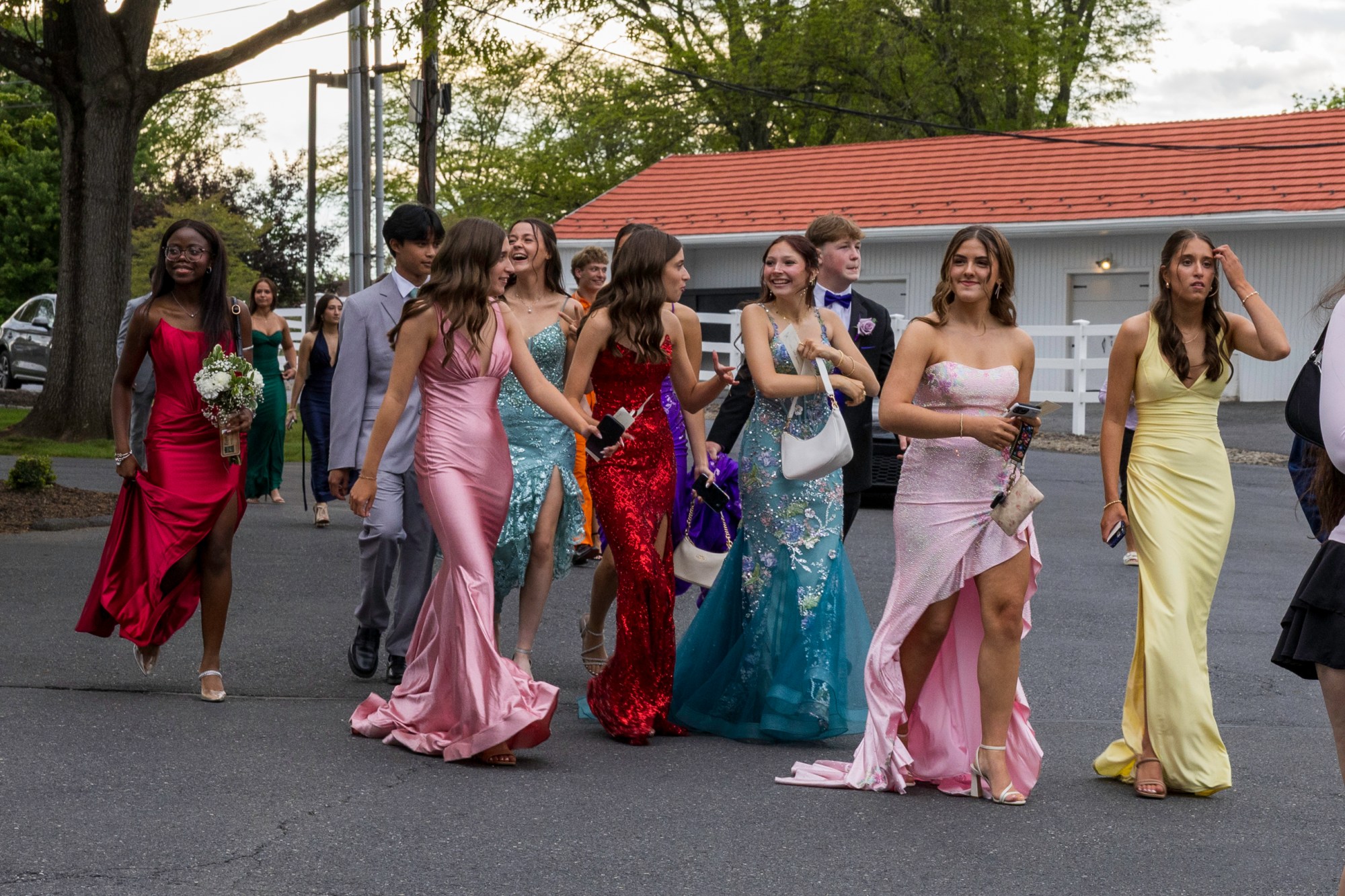 Notre Dame High School-Green Pond held its 2026 prom Friday, May 15, at Northampton Country Club in Bethlehem Township. Students and their guests arrive to the big night. (Jennifer Bogari/Christmas City Studio)