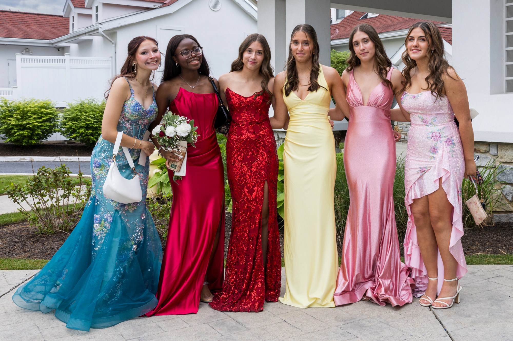 Notre Dame High School-Green Pond held its 2026 prom Friday, May 15, at Northampton Country Club in Bethlehem Township. Students and their guests arrive to the big night. (Jennifer Bogari/Christmas City Studio)
