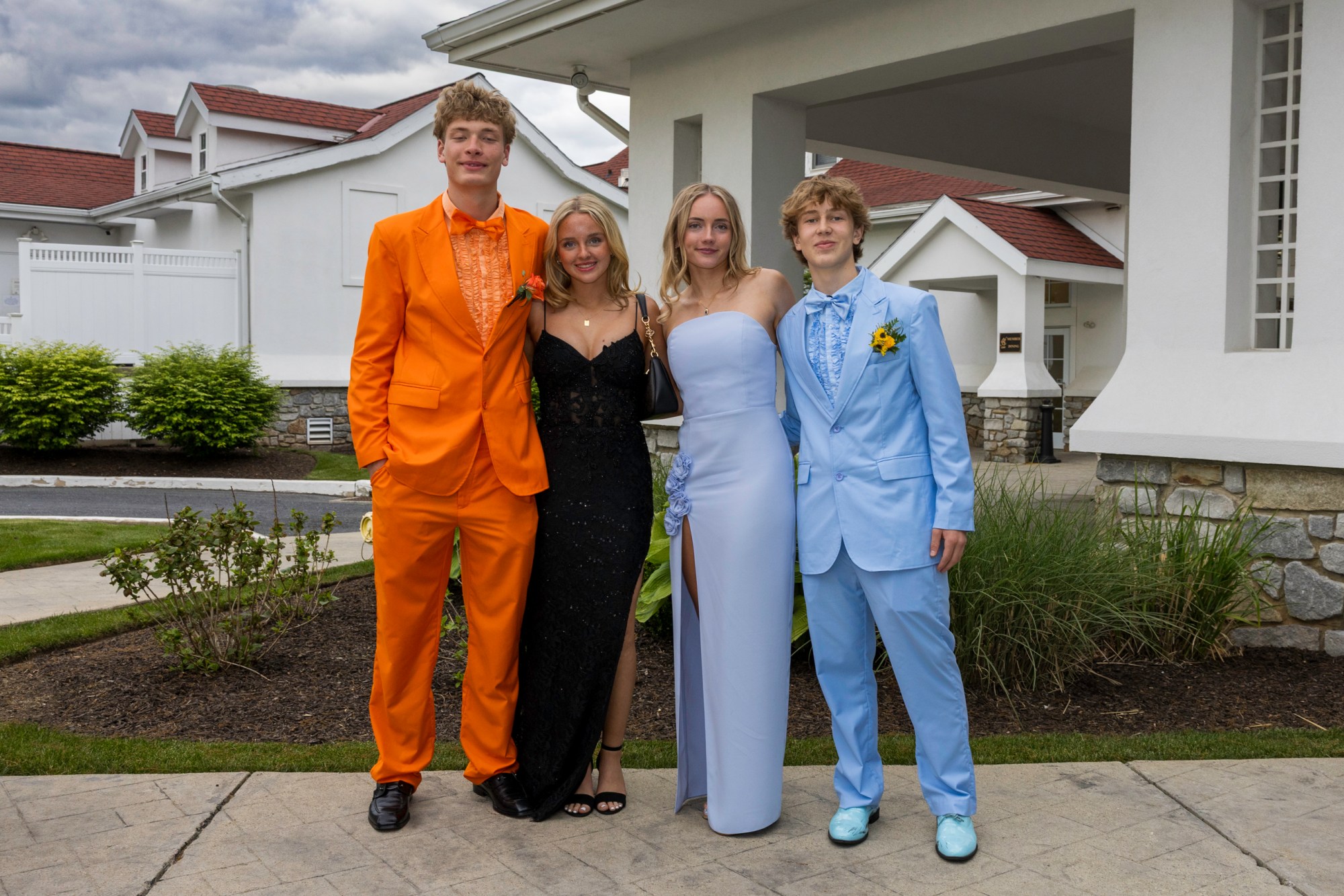Notre Dame High School-Green Pond held its 2026 prom Friday, May 15, at Northampton Country Club in Bethlehem Township. Students and their guests arrive to the big night. (Jennifer Bogari/Christmas City Studio)