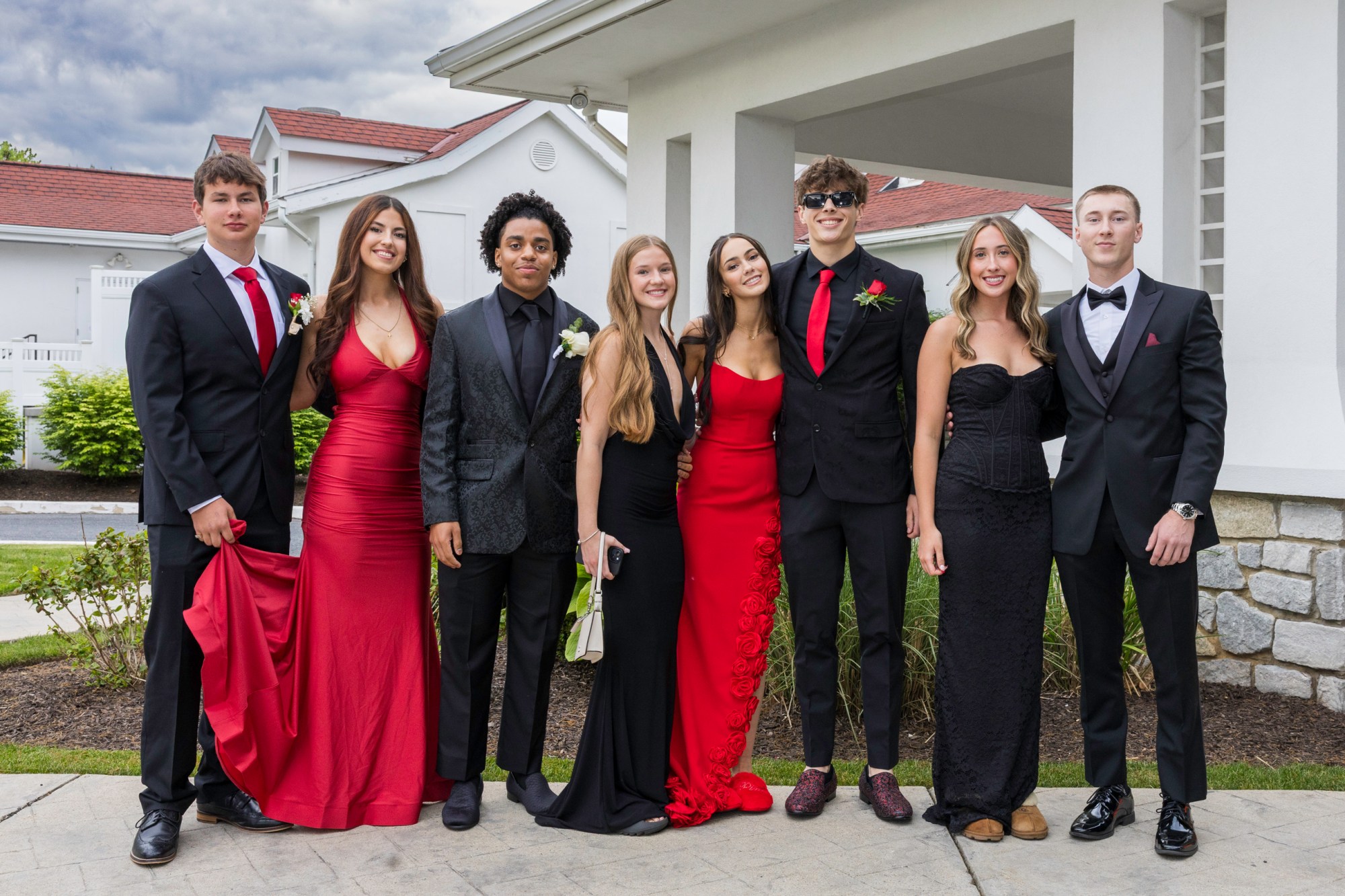 Notre Dame High School-Green Pond held its 2026 prom Friday, May 15, at Northampton Country Club in Bethlehem Township. Students and their guests arrive to the big night. (Jennifer Bogari/Christmas City Studio)