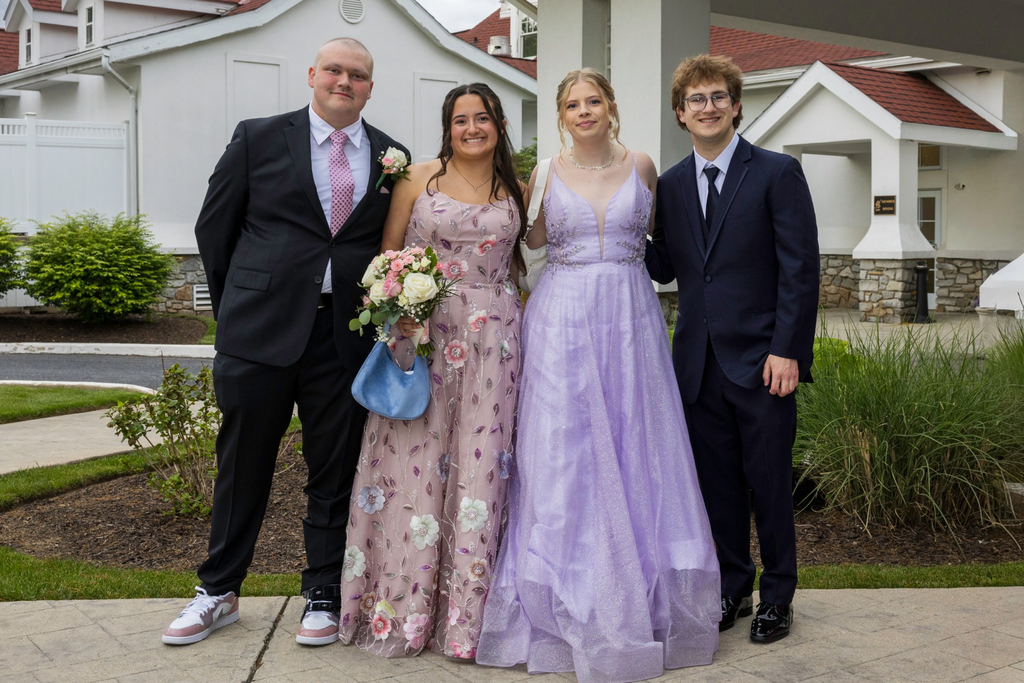 Notre Dame High School-Green Pond held its 2026 prom Friday, May 15, at Northampton Country Club in Bethlehem Township. Students and their guests arrive to the big night. (Jennifer Bogari/Christmas City Studio)