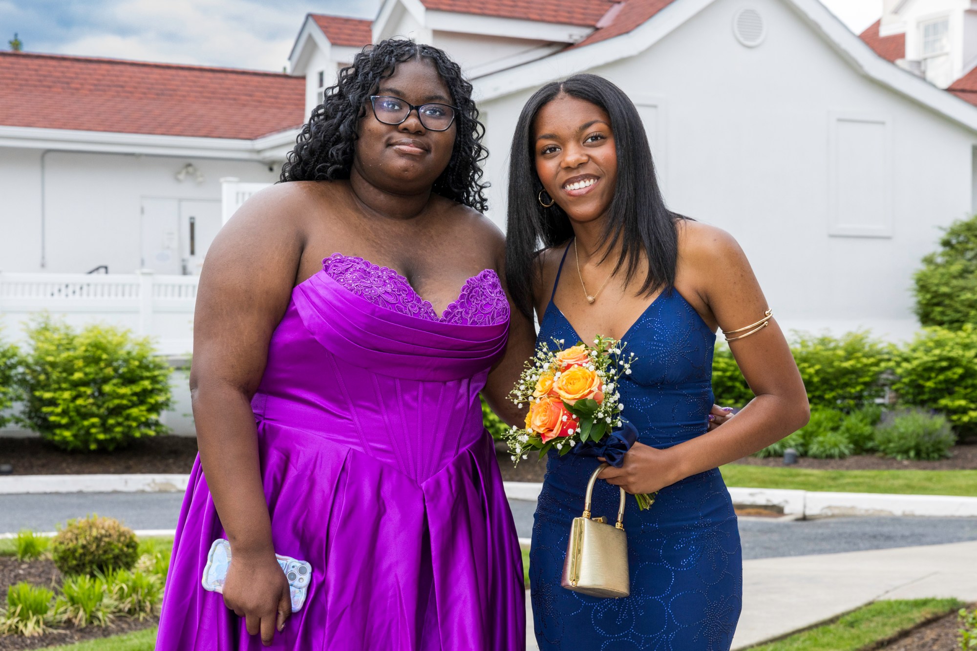 Notre Dame High School-Green Pond held its 2026 prom Friday, May 15, at Northampton Country Club in Bethlehem Township. Students and their guests arrive to the big night. (Jennifer Bogari/Christmas City Studio)