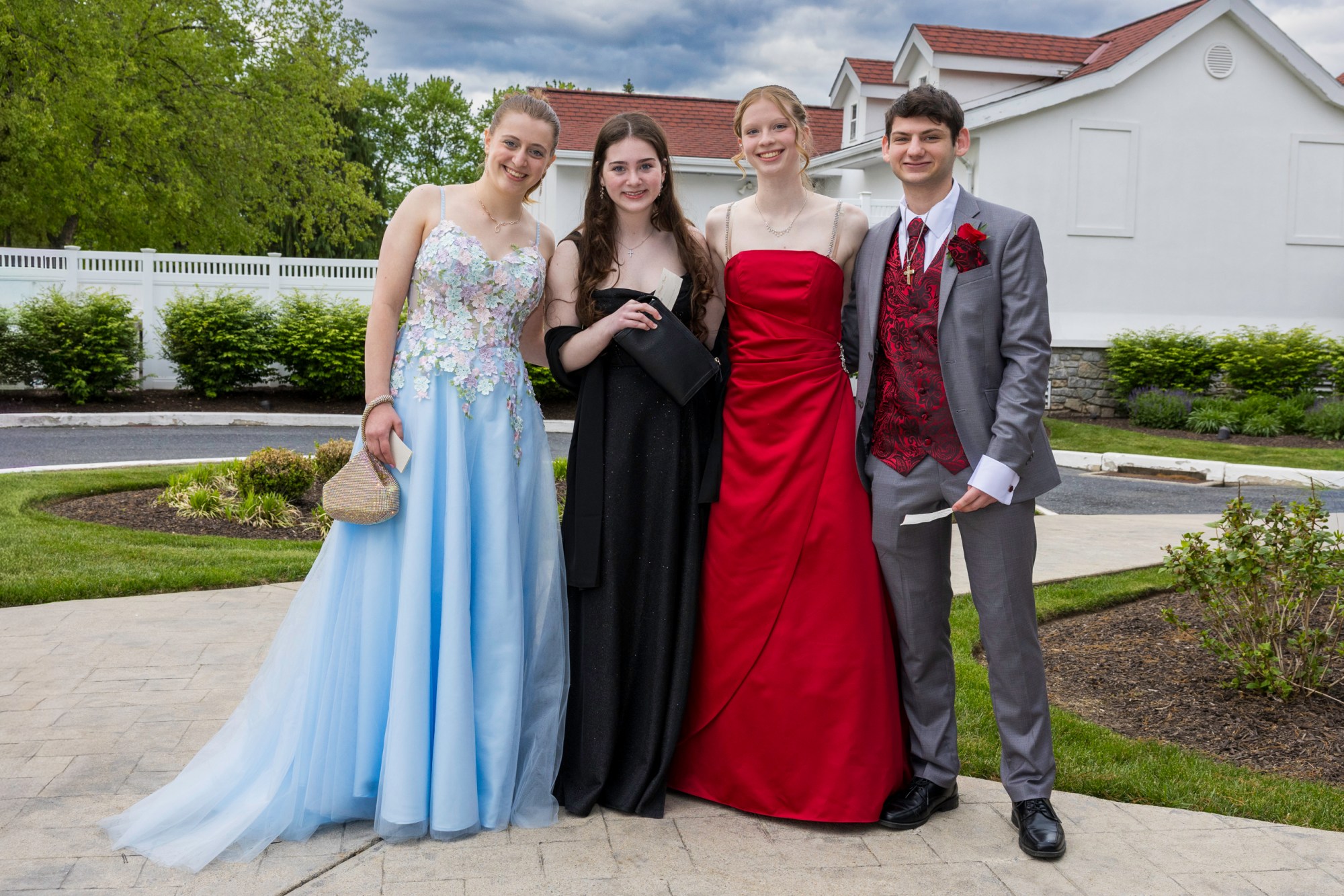 Notre Dame High School-Green Pond held its 2026 prom Friday, May 15, at Northampton Country Club in Bethlehem Township. Students and their guests arrive to the big night. (Jennifer Bogari/Christmas City Studio)