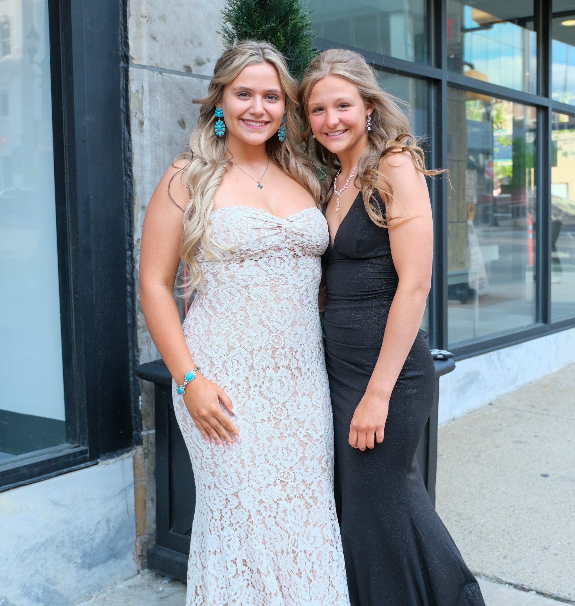 Saucon Valley High School held its prom Friday, May 1, 2026, at the Americus Hotel in Allentown. Students and their guests arrive to the big night. (Sharon Merkel/Special to The Morning Call)