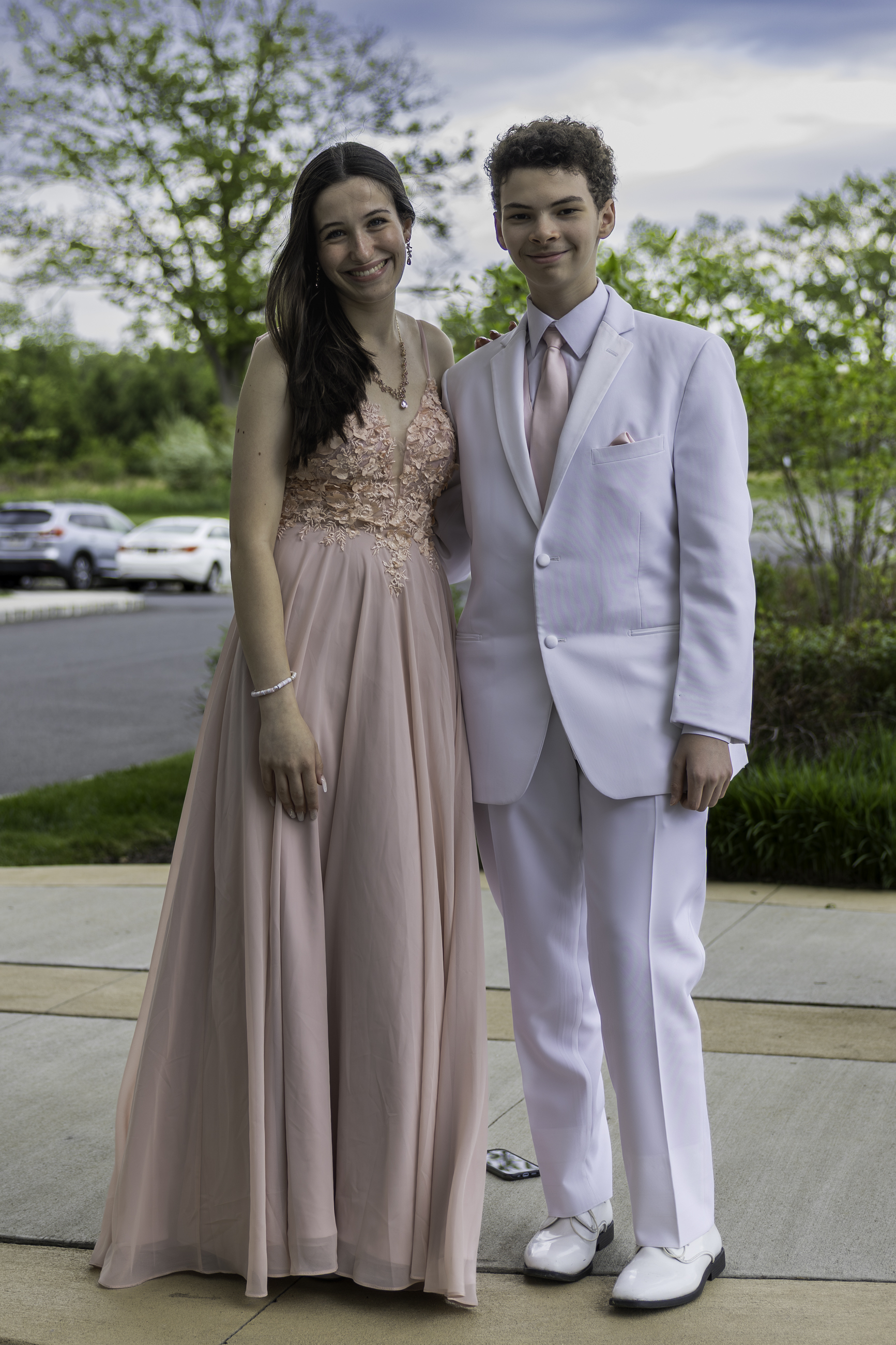 Salisbury High School held its 2026 prom Saturday, May 16, at the Aster Event Center in Upper Macungie Township. Students and their guests arrive to the big night. (Jennifer Bogari/Christmas City Studio)