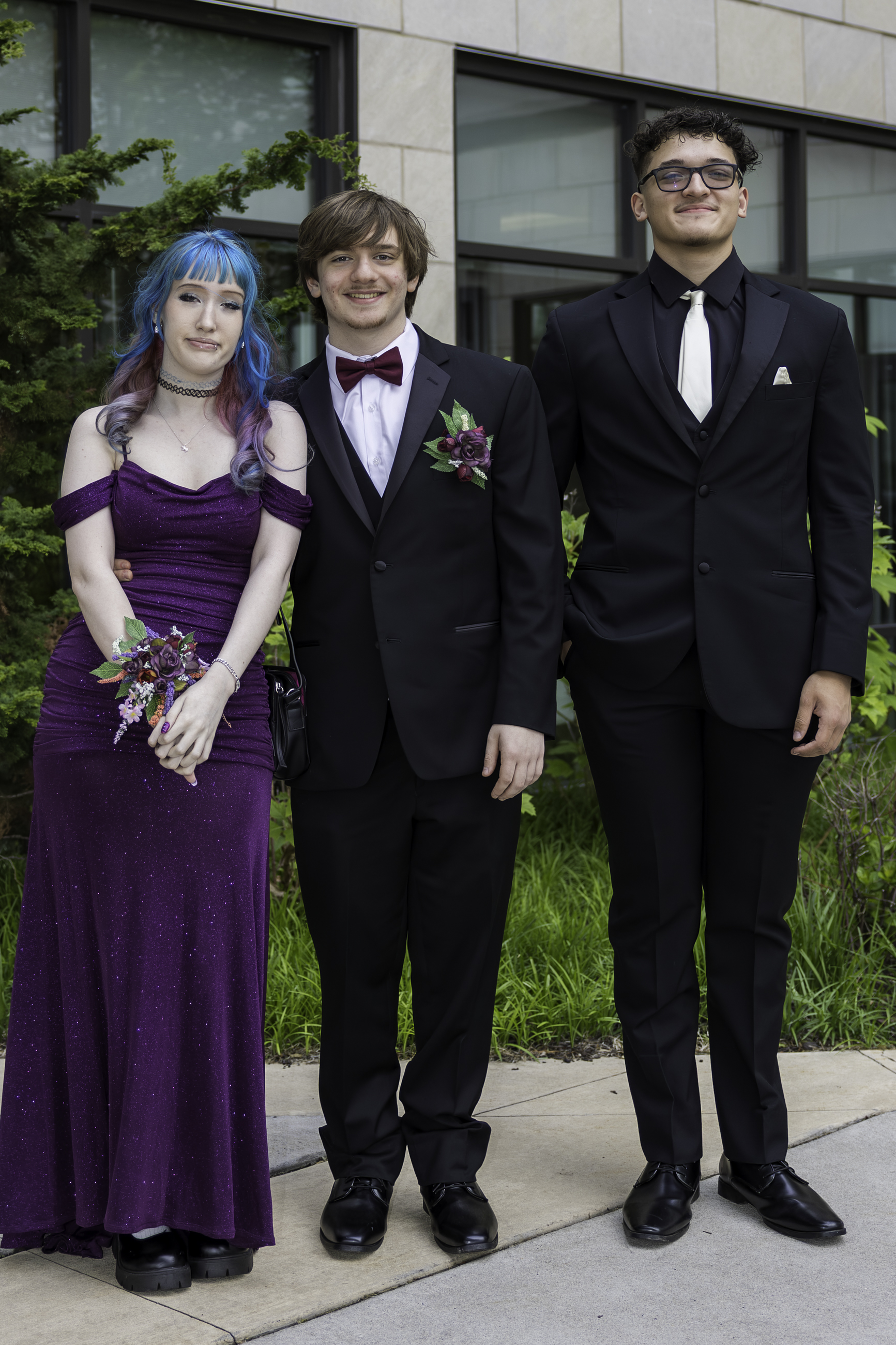Salisbury High School held its 2026 prom Saturday, May 16, at the Aster Event Center in Upper Macungie Township. Students and their guests arrive to the big night. (Jennifer Bogari/Christmas City Studio)