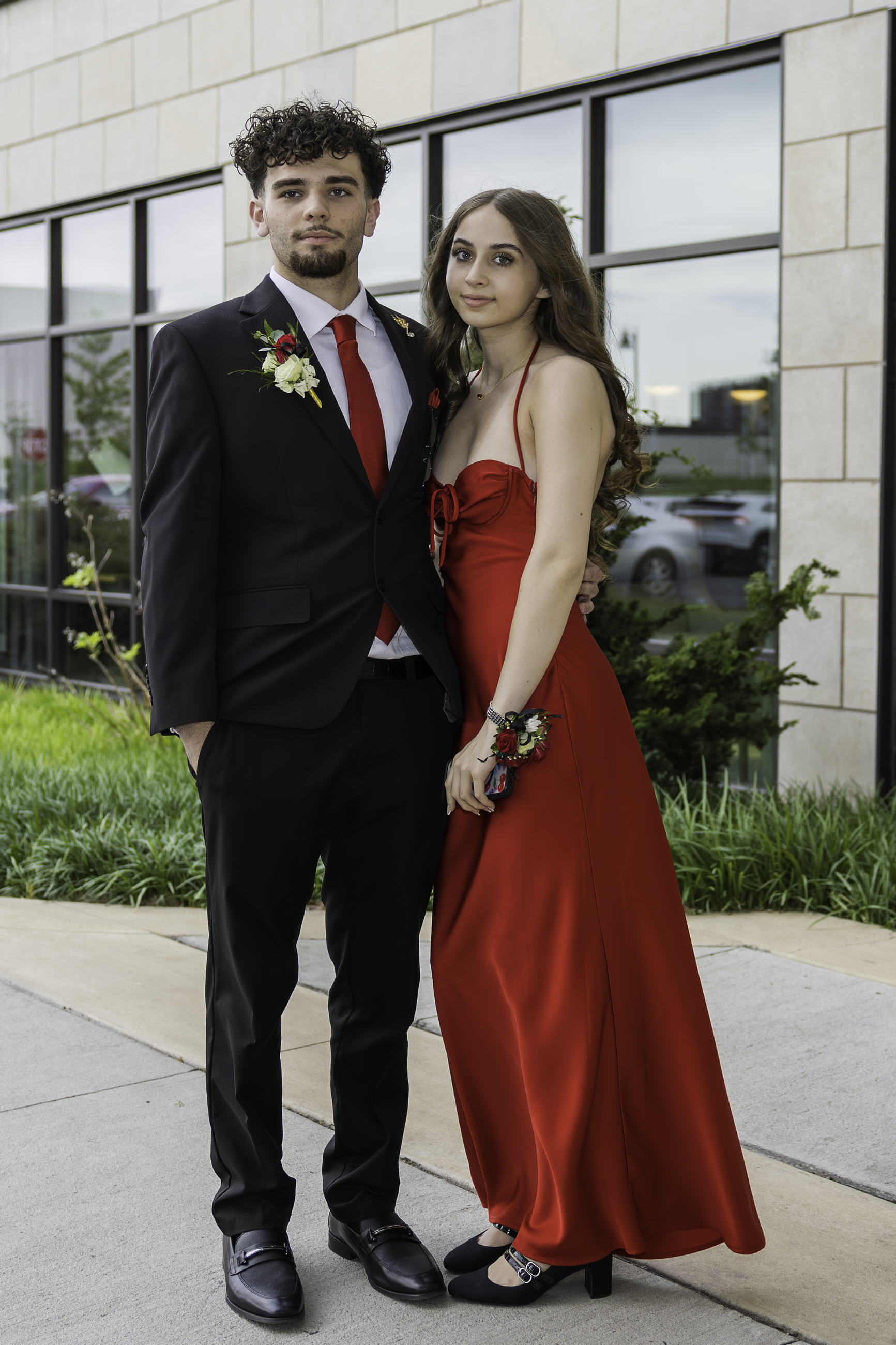 Salisbury High School held its 2026 prom Saturday, May 16, at the Aster Event Center in Upper Macungie Township. Students and their guests arrive to the big night. (Jennifer Bogari/Christmas City Studio)