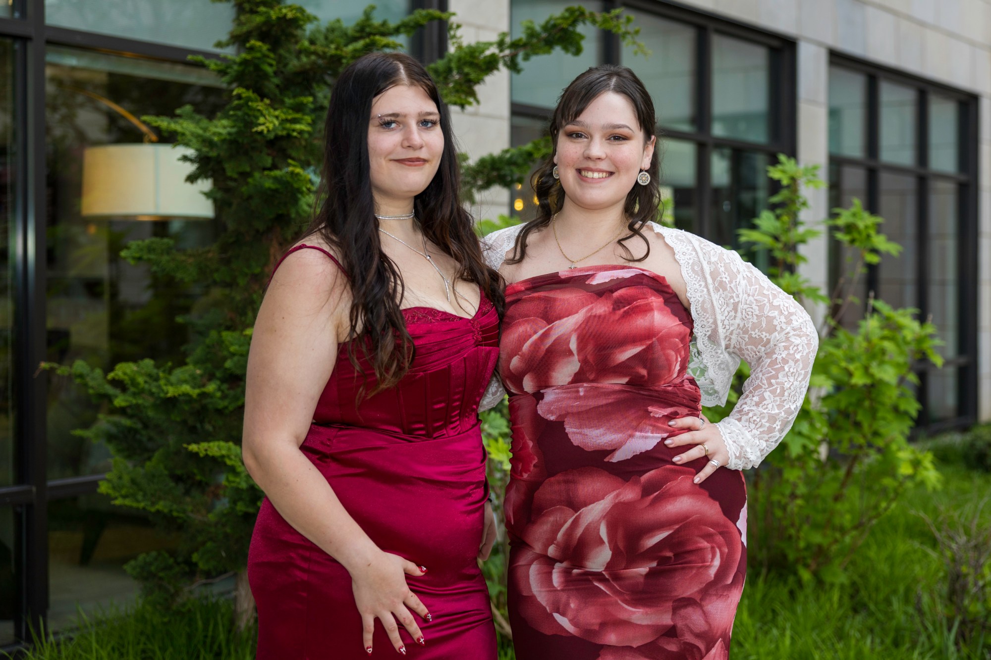 Salisbury High School held its 2026 prom Saturday, May 16, at the Aster Event Center in Upper Macungie Township. Students and their guests arrive to the big night. (Jennifer Bogari/Christmas City Studio)