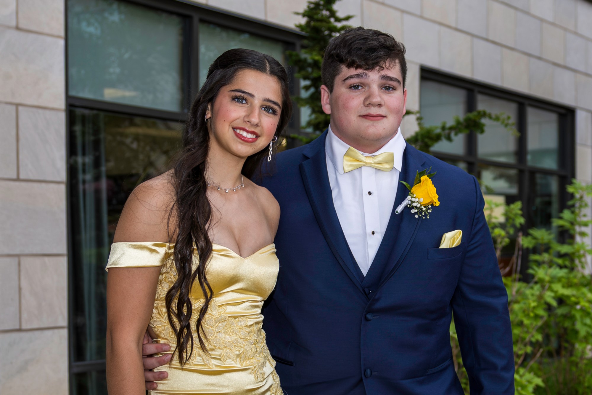 Salisbury High School held its 2026 prom Saturday, May 16, at the Aster Event Center in Upper Macungie Township. Students and their guests arrive to the big night. (Jennifer Bogari/Christmas City Studio)