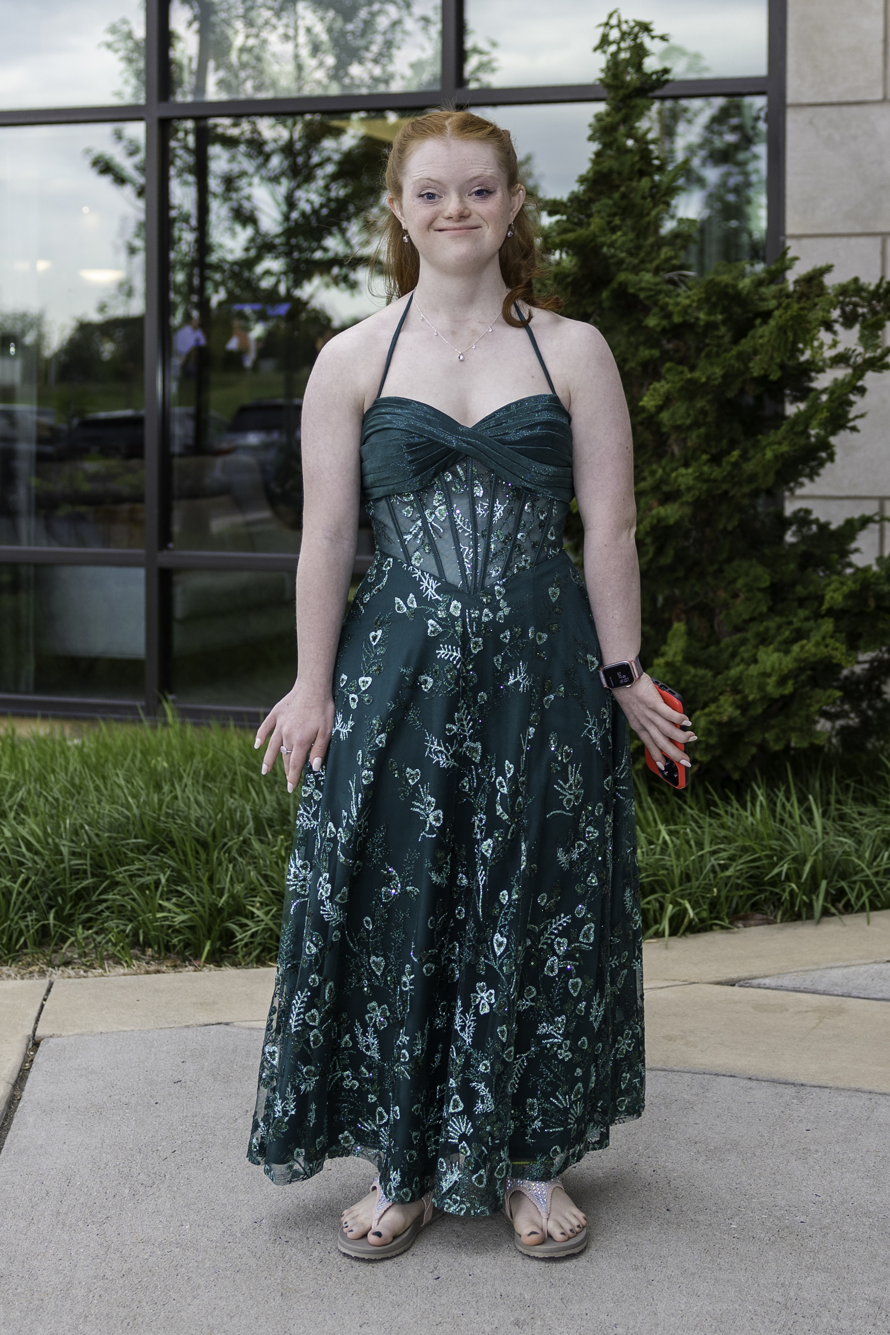 Salisbury High School held its 2026 prom Saturday, May 16, at the Aster Event Center in Upper Macungie Township. Students and their guests arrive to the big night. (Jennifer Bogari/Christmas City Studio)