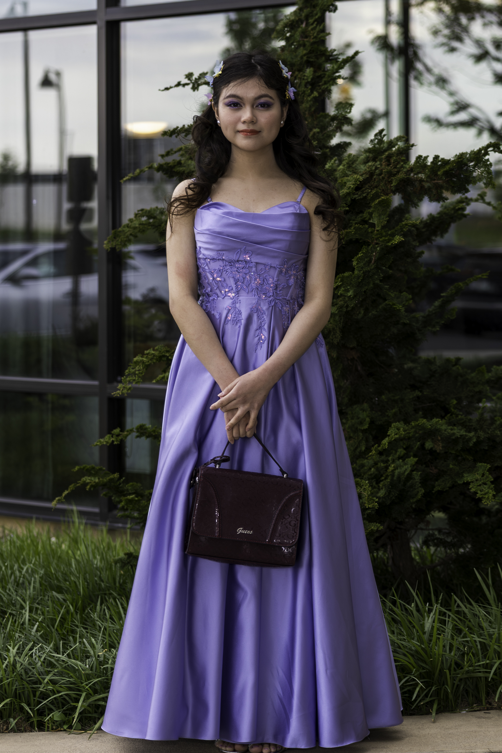 Salisbury High School held its 2026 prom Saturday, May 16, at the Aster Event Center in Upper Macungie Township. Students and their guests arrive to the big night. (Jennifer Bogari/Christmas City Studio)