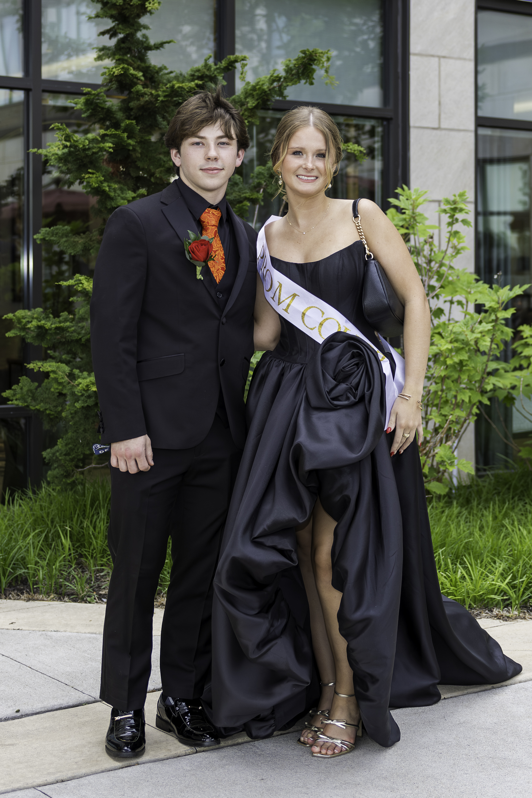 Salisbury High School held its 2026 prom Saturday, May 16, at the Aster Event Center in Upper Macungie Township. Students and their guests arrive to the big night. (Jennifer Bogari/Christmas City Studio)