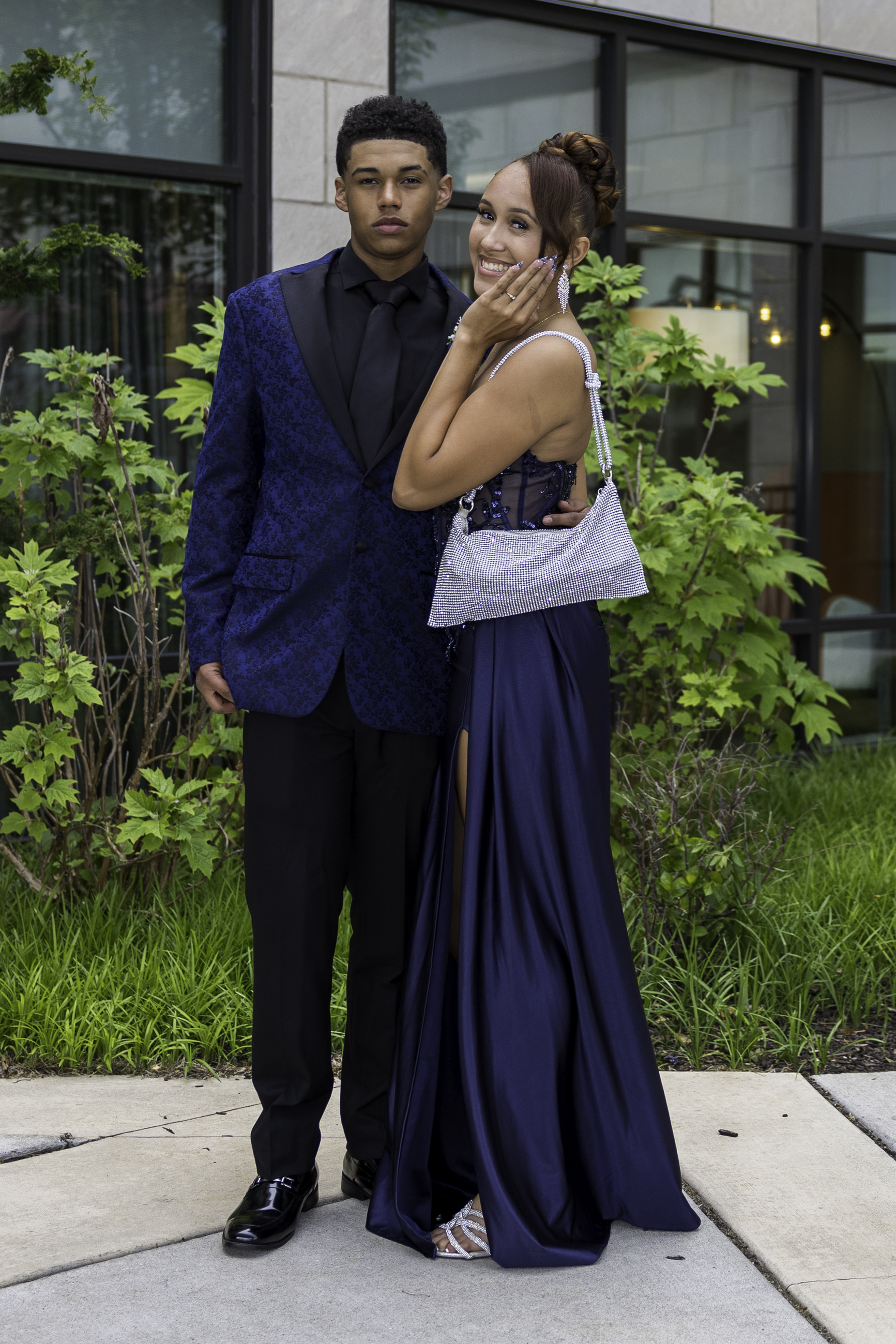 Salisbury High School held its 2026 prom Saturday, May 16, at the Aster Event Center in Upper Macungie Township. Students and their guests arrive to the big night. (Jennifer Bogari/Christmas City Studio)