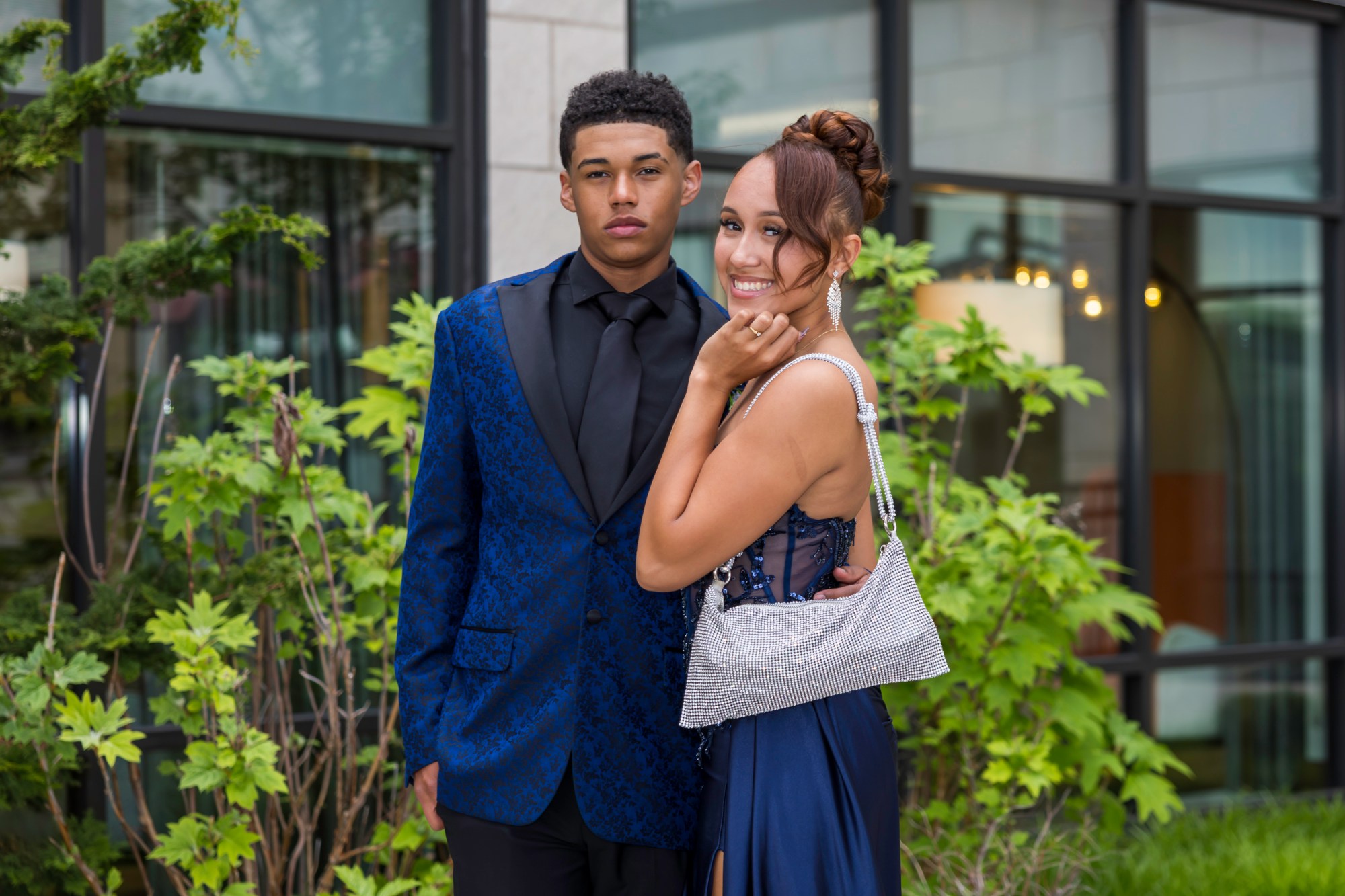 Salisbury High School held its 2026 prom Saturday, May 16, at the Aster Event Center in Upper Macungie Township. Students and their guests arrive to the big night. (Jennifer Bogari/Christmas City Studio)