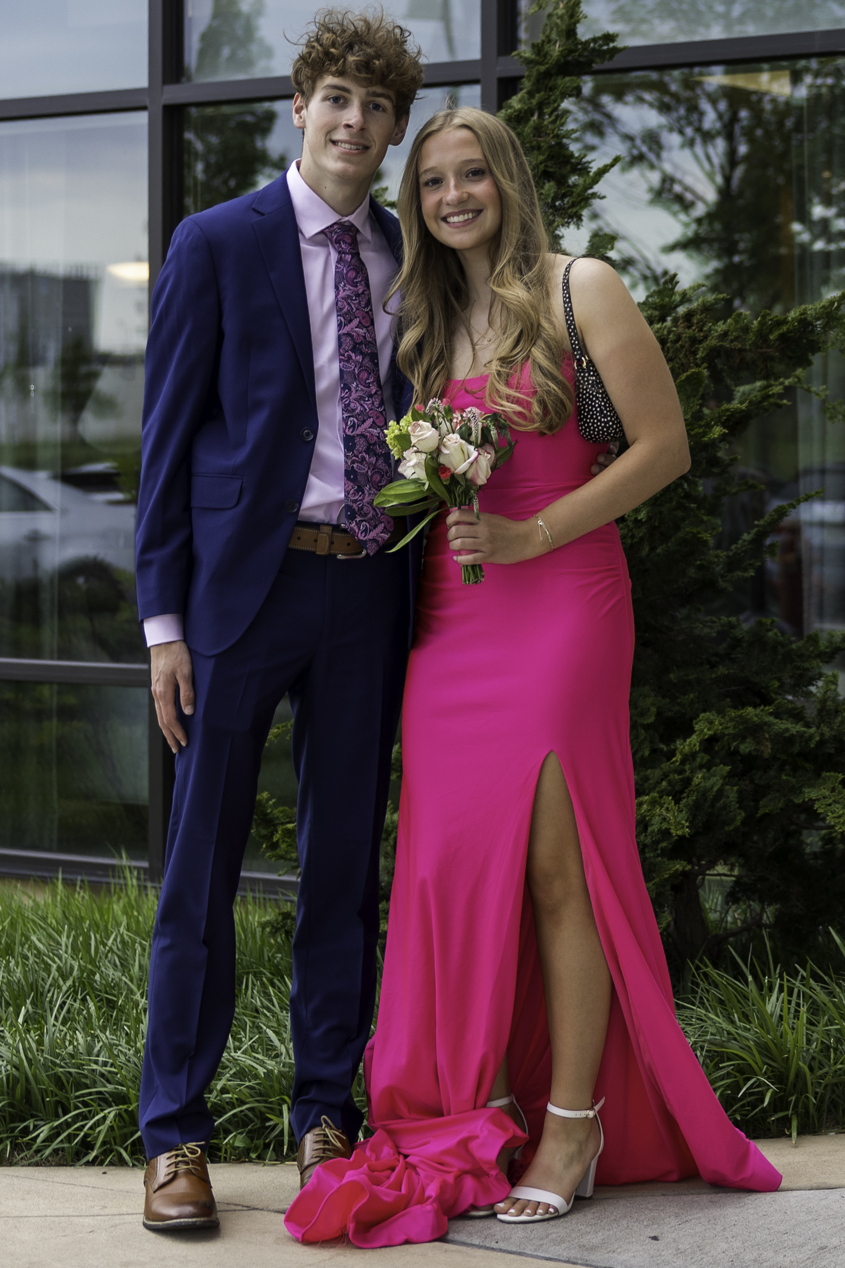 Salisbury High School held its 2026 prom Saturday, May 16, at the Aster Event Center in Upper Macungie Township. Students and their guests arrive to the big night. (Jennifer Bogari/Christmas City Studio)