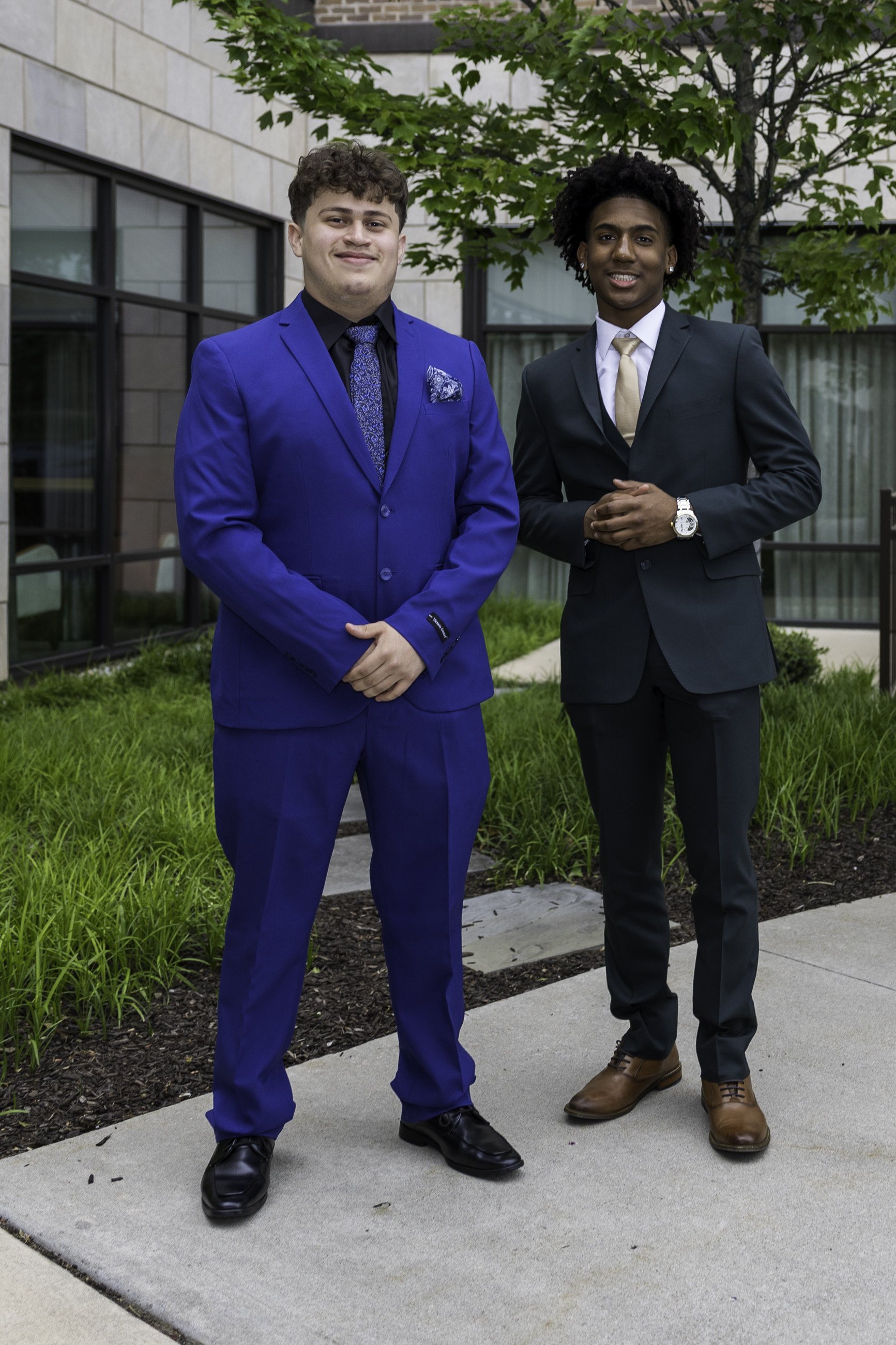 Salisbury High School held its 2026 prom Saturday, May 16, at the Aster Event Center in Upper Macungie Township. Students and their guests arrive to the big night. (Jennifer Bogari/Christmas City Studio)
