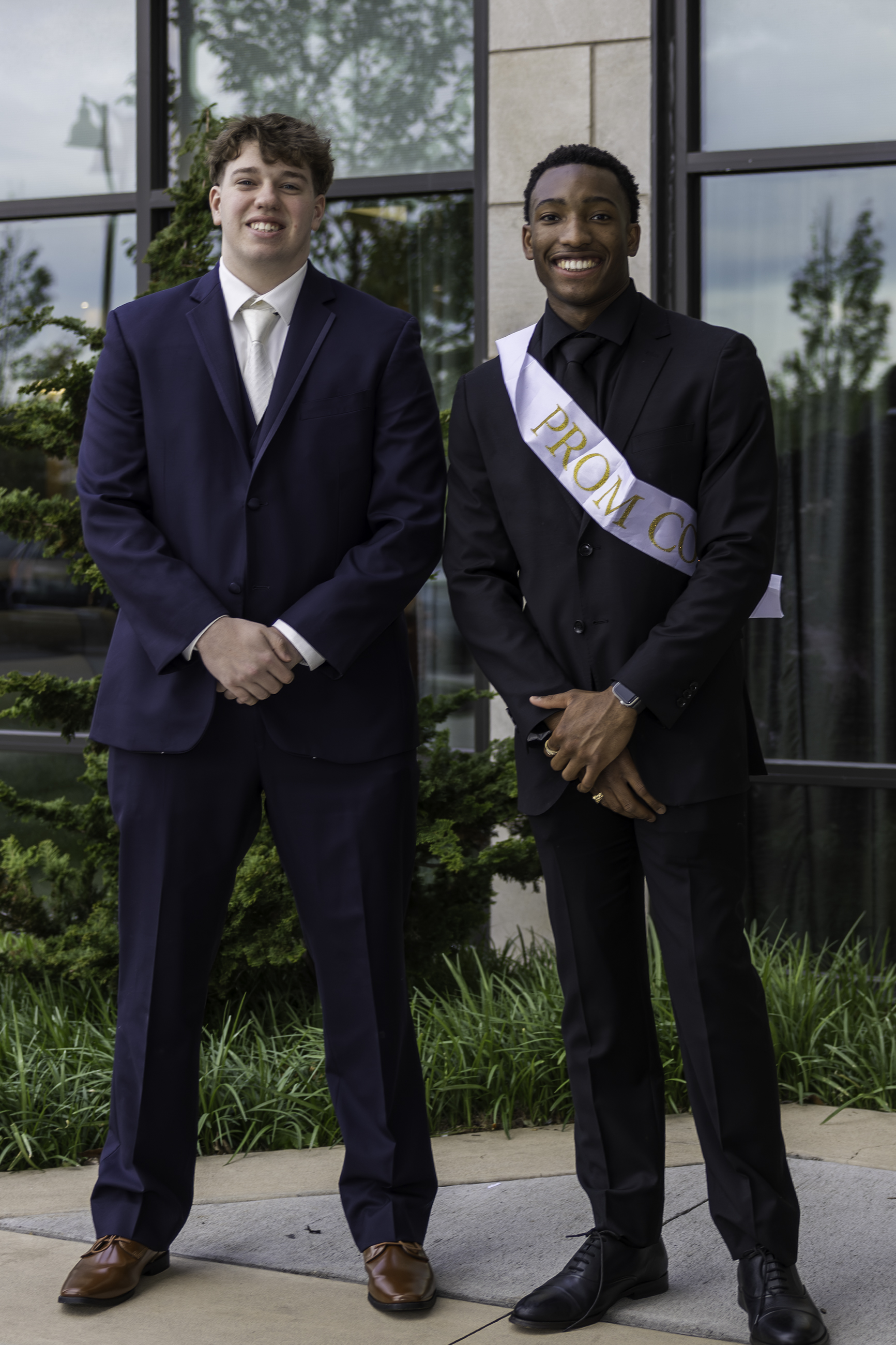 Salisbury High School held its 2026 prom Saturday, May 16, at the Aster Event Center in Upper Macungie Township. Students and their guests arrive to the big night. (Jennifer Bogari/Christmas City Studio)