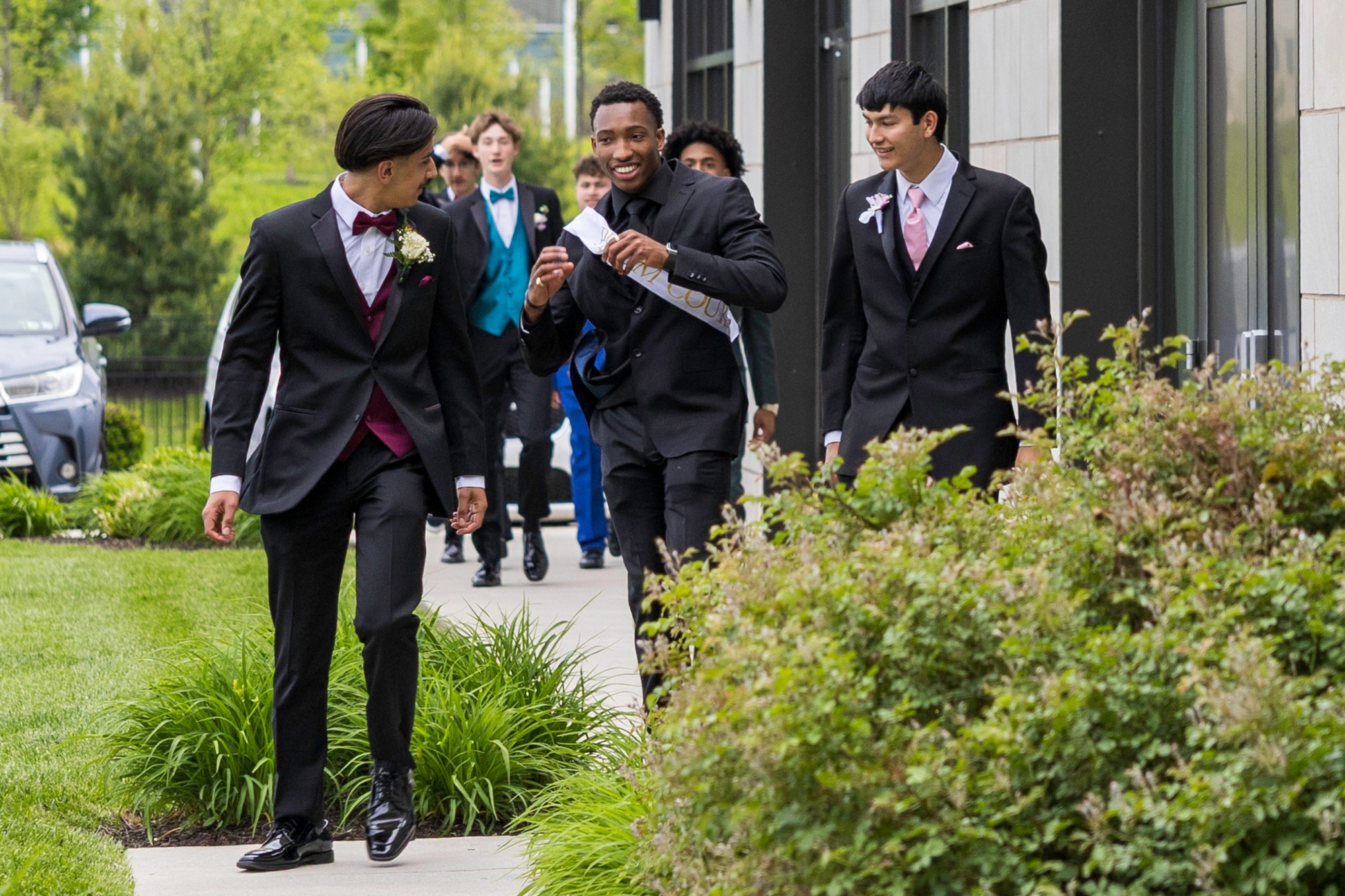 Salisbury High School held its 2026 prom Saturday, May 16, at the Aster Event Center in Upper Macungie Township. Students and their guests arrive to the big night. (Jennifer Bogari/Christmas City Studio)