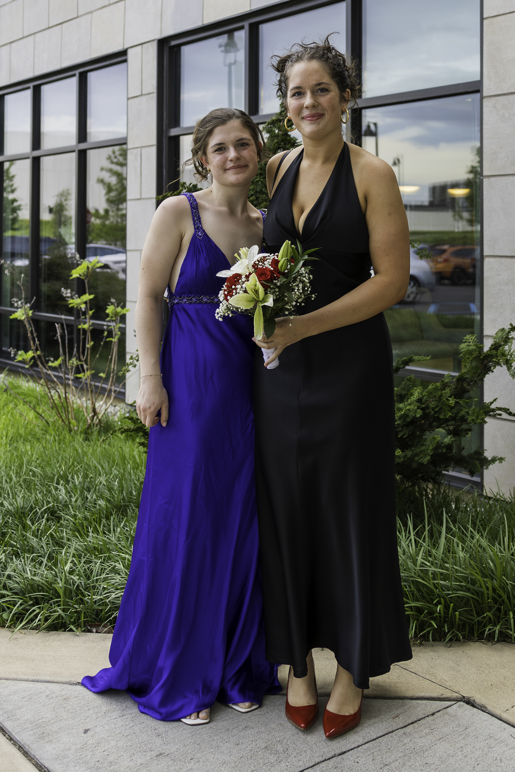 Salisbury High School held its 2026 prom Saturday, May 16, at the Aster Event Center in Upper Macungie Township. Students and their guests arrive to the big night. (Jennifer Bogari/Christmas City Studio)