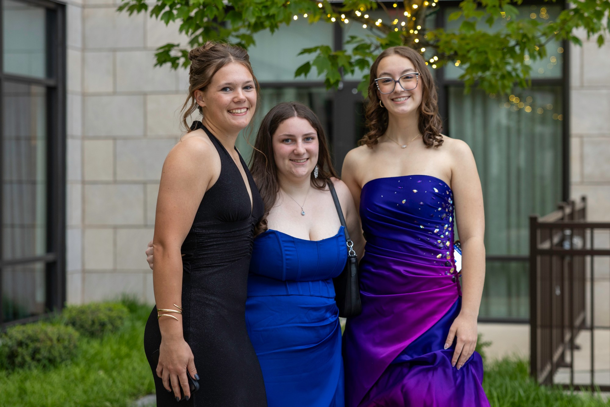 Salisbury High School held its 2026 prom Saturday, May 16, at the Aster Event Center in Upper Macungie Township. Students and their guests arrive to the big night. (Jennifer Bogari/Christmas City Studio)