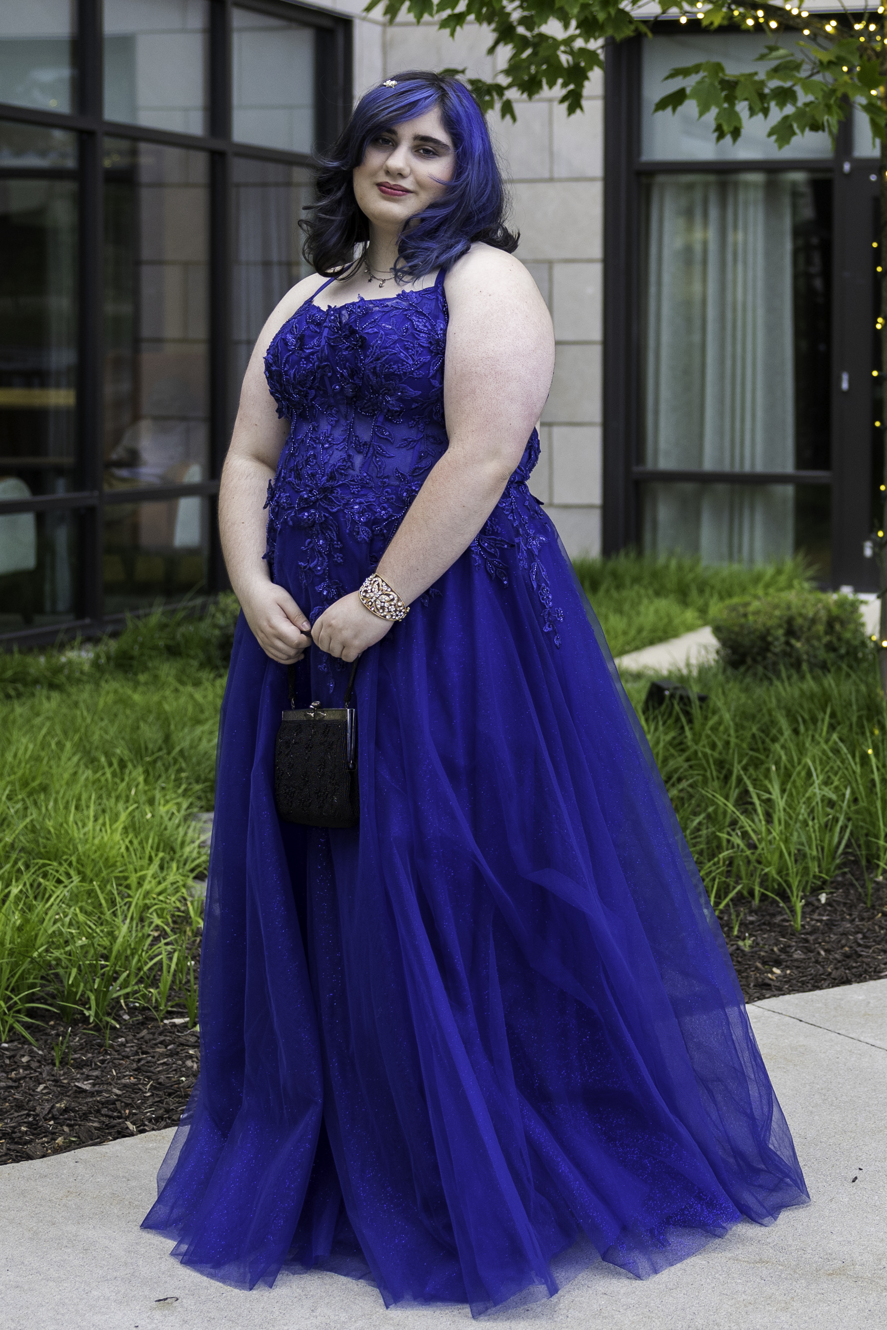 Salisbury High School held its 2026 prom Saturday, May 16, at the Aster Event Center in Upper Macungie Township. Students and their guests arrive to the big night. (Jennifer Bogari/Christmas City Studio)