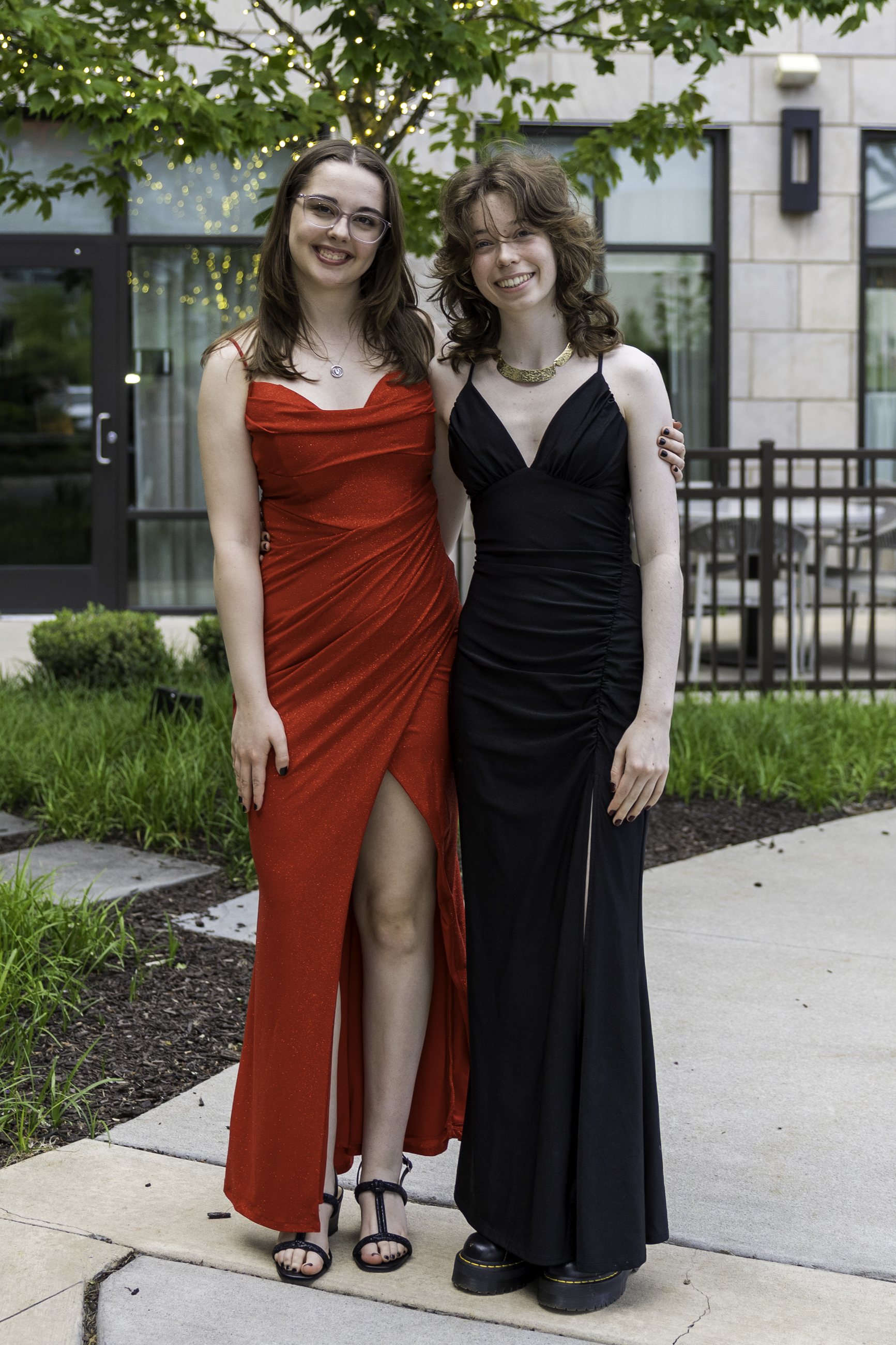 Salisbury High School held its 2026 prom Saturday, May 16, at the Aster Event Center in Upper Macungie Township. Students and their guests arrive to the big night. (Jennifer Bogari/Christmas City Studio)