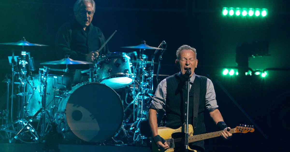 After Sixers Game 7 win, what will happen to Bruce Springsteen concert?