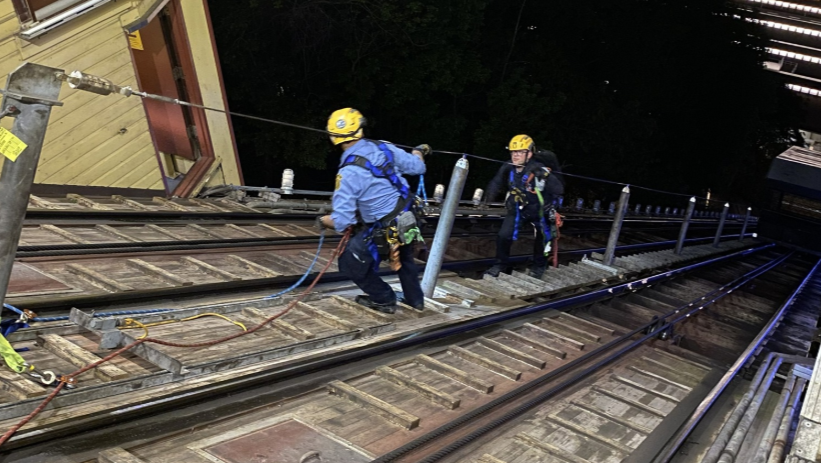 Monongahela Incline stalls, two riders rescued in Pittsburgh