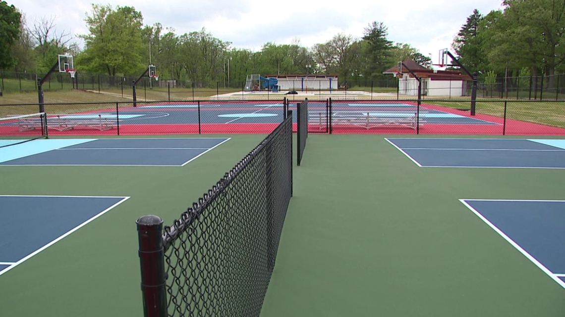 Nay Aug Park unveils new basketball, pickleball courts