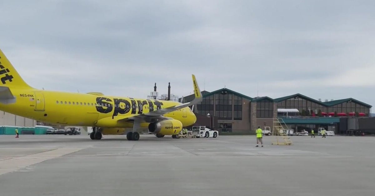 As Spirit Airlines shuts down, businesses inside Arnold Palmer Regional Airport feel impact