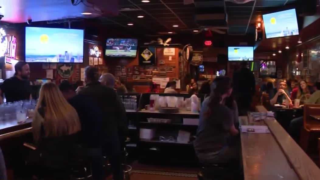 Hemingway's Cafe in Pittsburgh's Oaklands celebrates final day Sunday