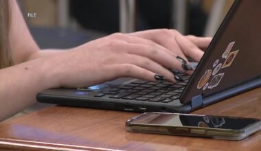Lower Merion parents push back on Chromebooks for elementary students