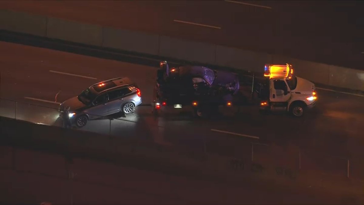 Crash shuts down I-76 westbound in South Philly on Tuesday night – NBC10 Philadelphia