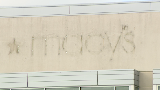 Doors of Macy’s closed at Pittsburgh Mills location