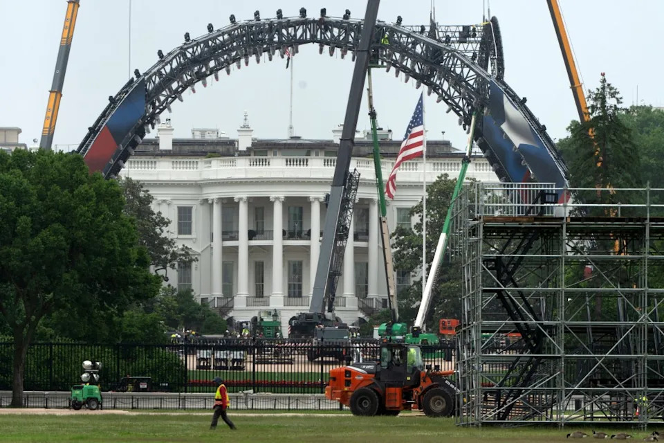 Equipment is seen being placed on the South Lawn of the White House, Tuesday, May 26, 2026, in Washington for a future UFC mixed martial arts fight to be held on June 14 as part of America 250 celebrations. (AP Photo/Mark Schiefelbein)