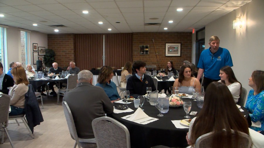 Kiwanis Club of Erie presents awards to local high school seniors