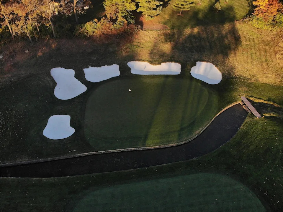 /content/dam/images/golfdigest/fullset/course-photos-for-places-to-play/Lancaster-Country-Club-12green-232599731.JPG