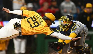 San Francisco Giants and Pittsburgh Pirates play in game 2