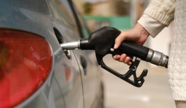Pittsburgh gas prices climb to nearly $5 a gallon as costs rise across region