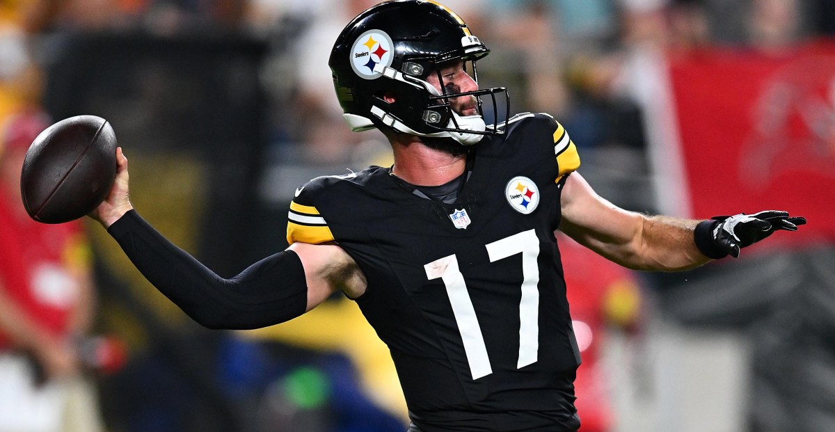 Former Steelers QB signs with Ravens