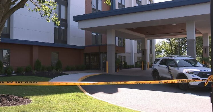 Man shot at hotel parking lot near PHL in critical condition