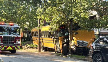 School bus crashes into tree in Pittsburgh’s Highland Park neighborhood – WPXI