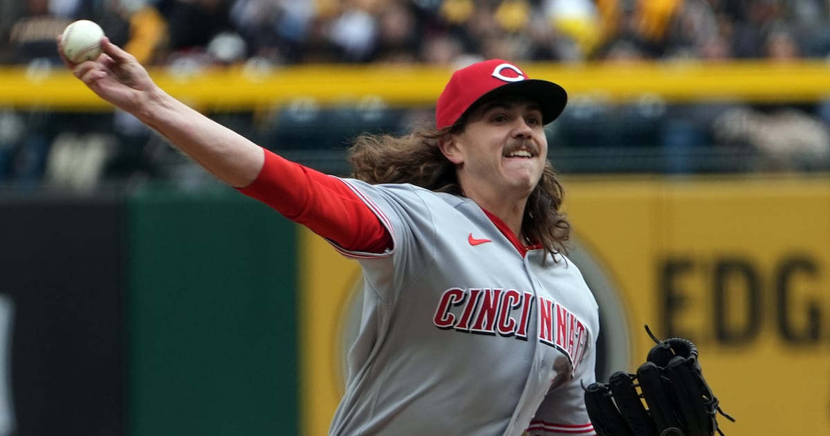 Reds tie MLB record with 7 straight walks in 2nd straight loss at Pittsburgh – WHIO TV 7 and WHIO Radio